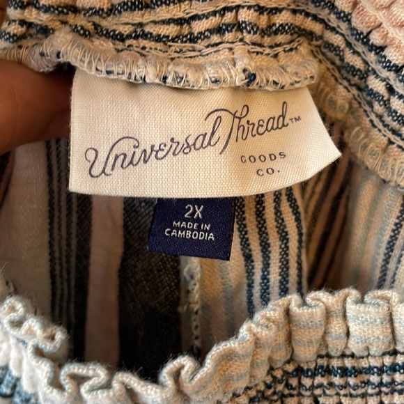 Universal Thread Shorts - Picture 3 of 5